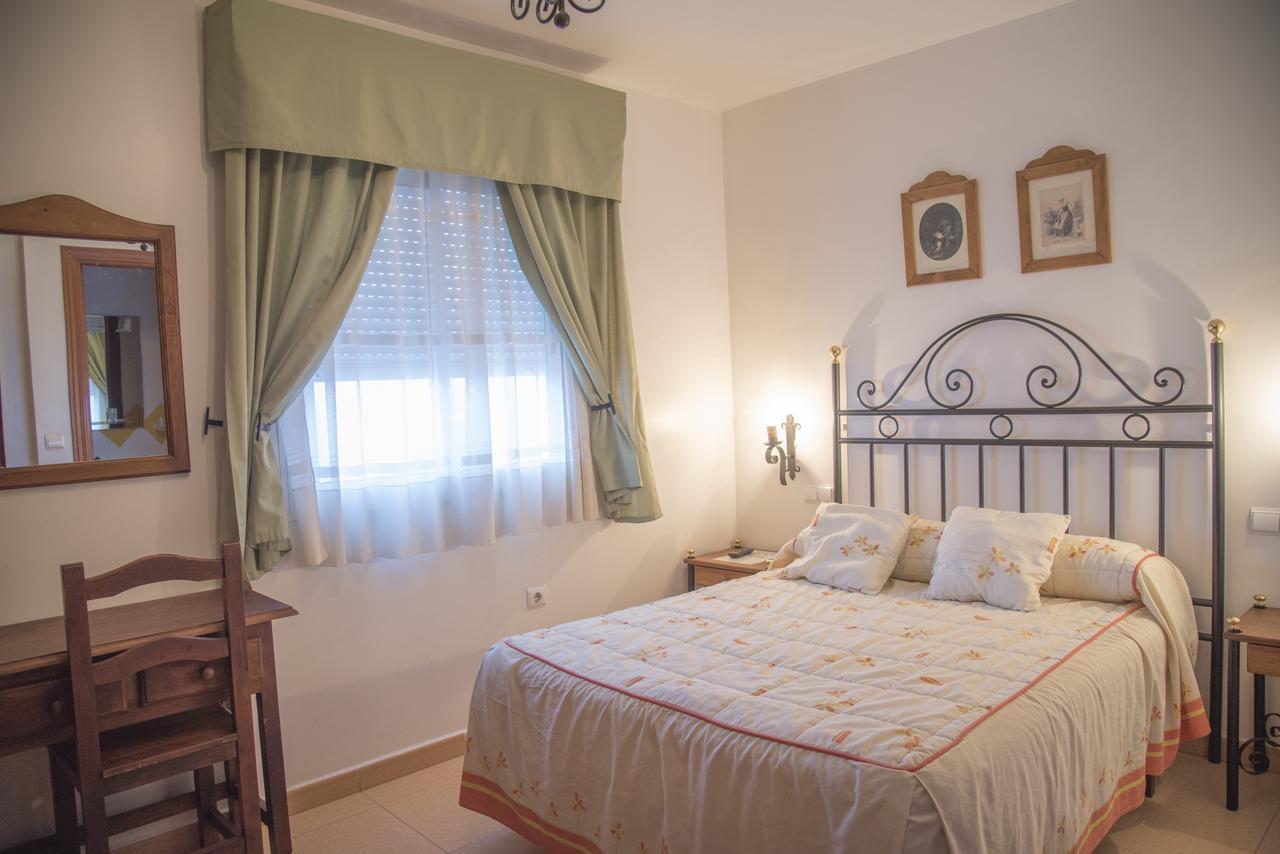 Hostal Dp El Pilar Monesterio Ngoại thất bức ảnh