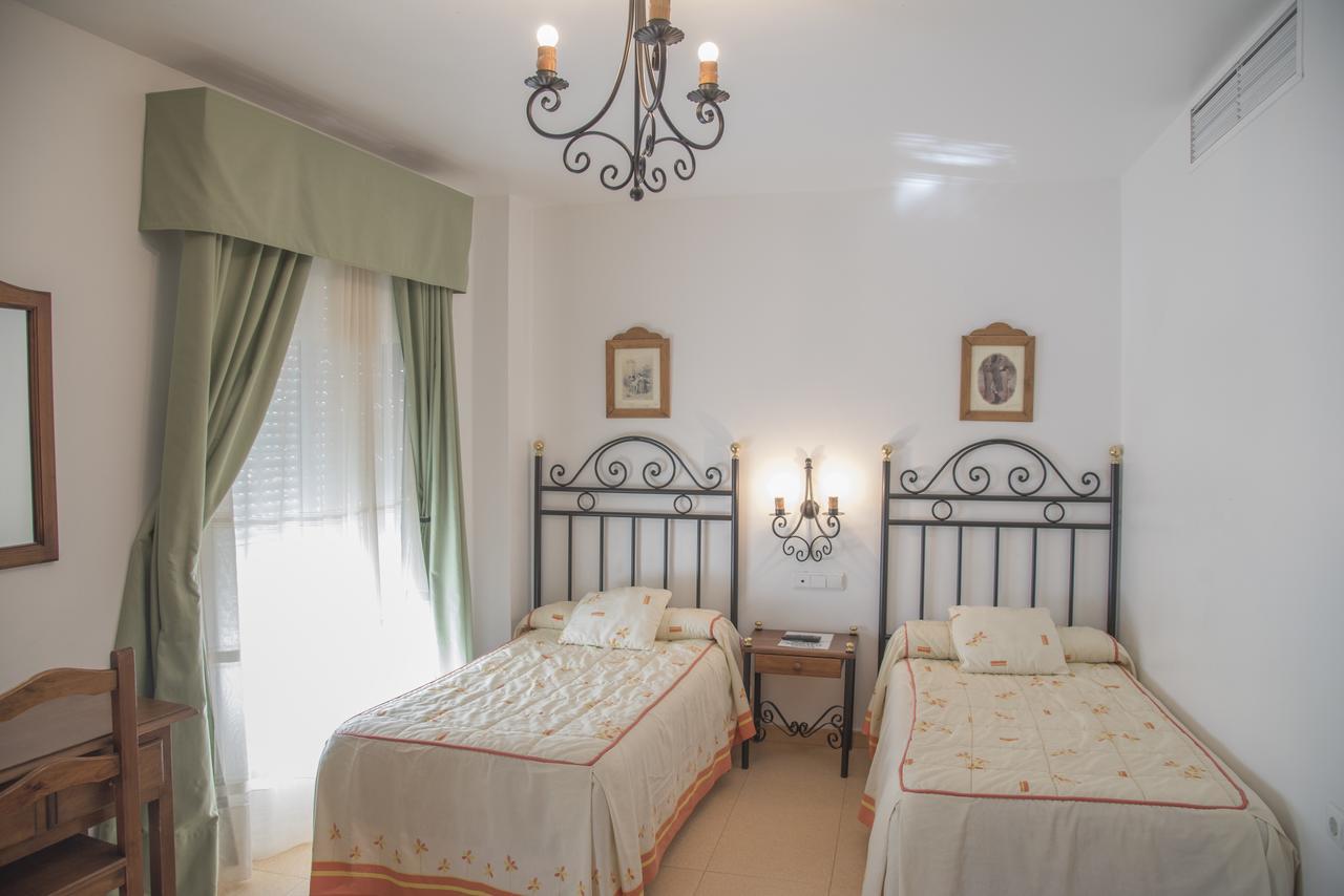 Hostal Dp El Pilar Monesterio Ngoại thất bức ảnh